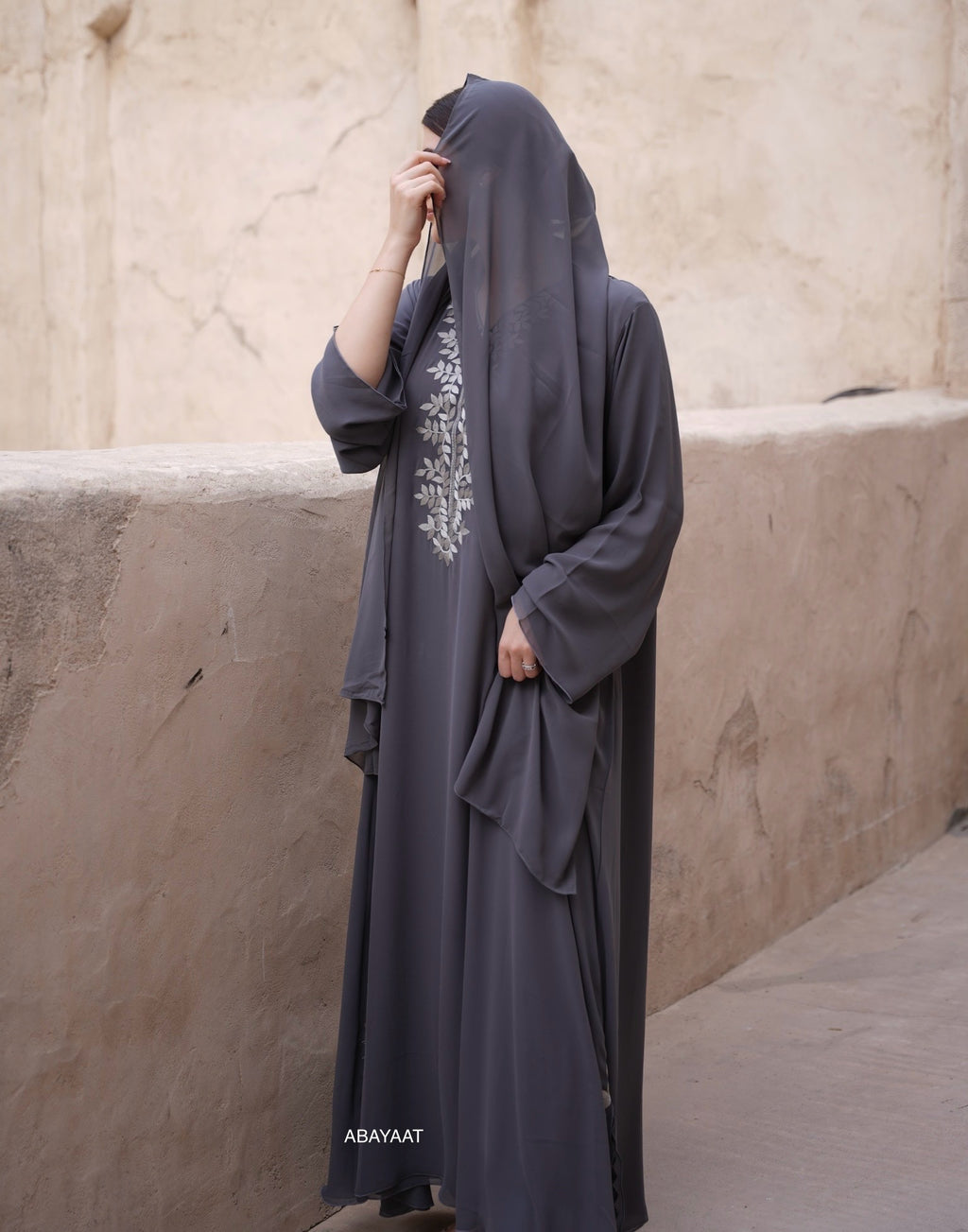 Munaa [Dress Collection] – Abayaat